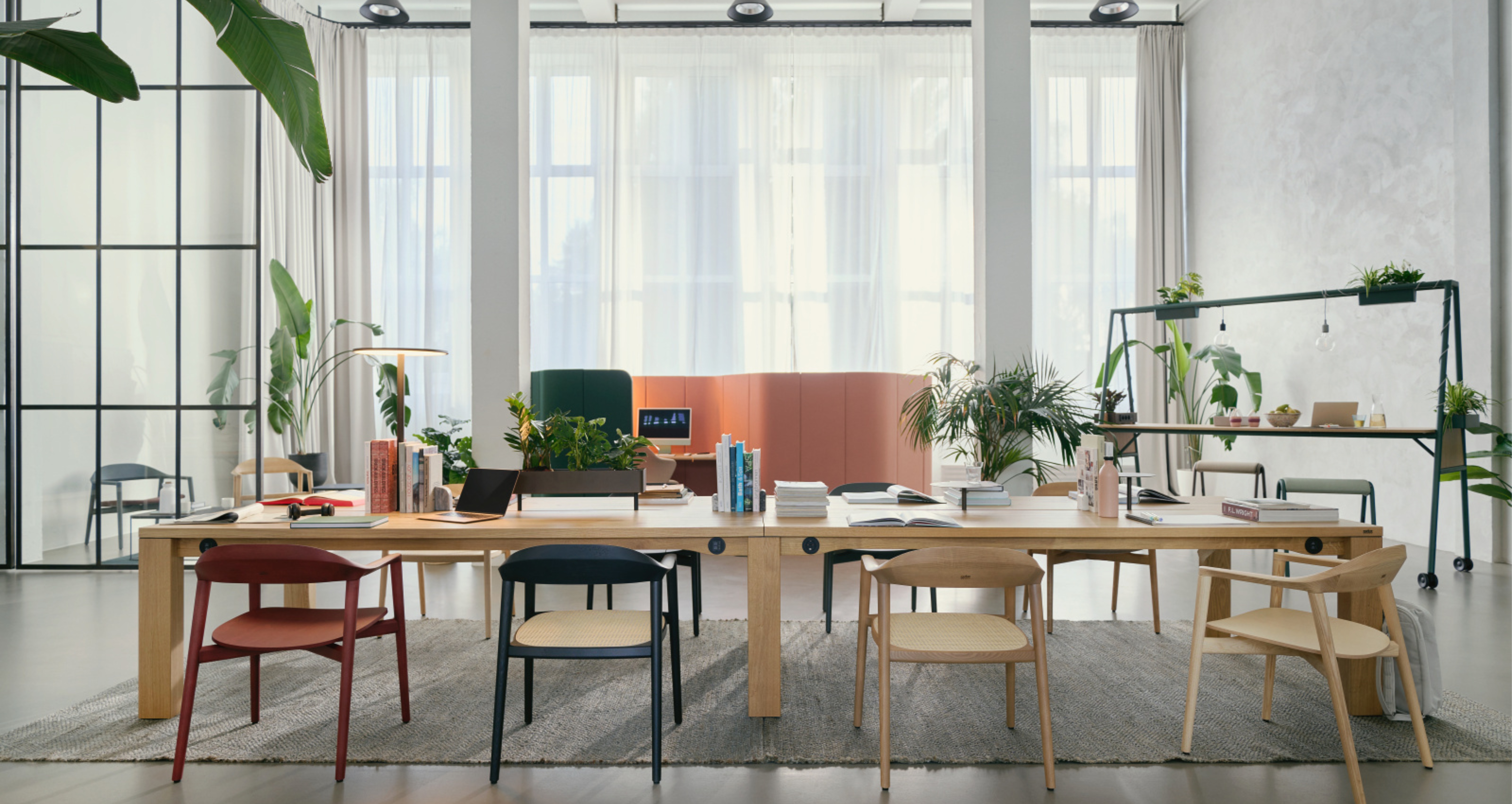 Se:café wooden chair