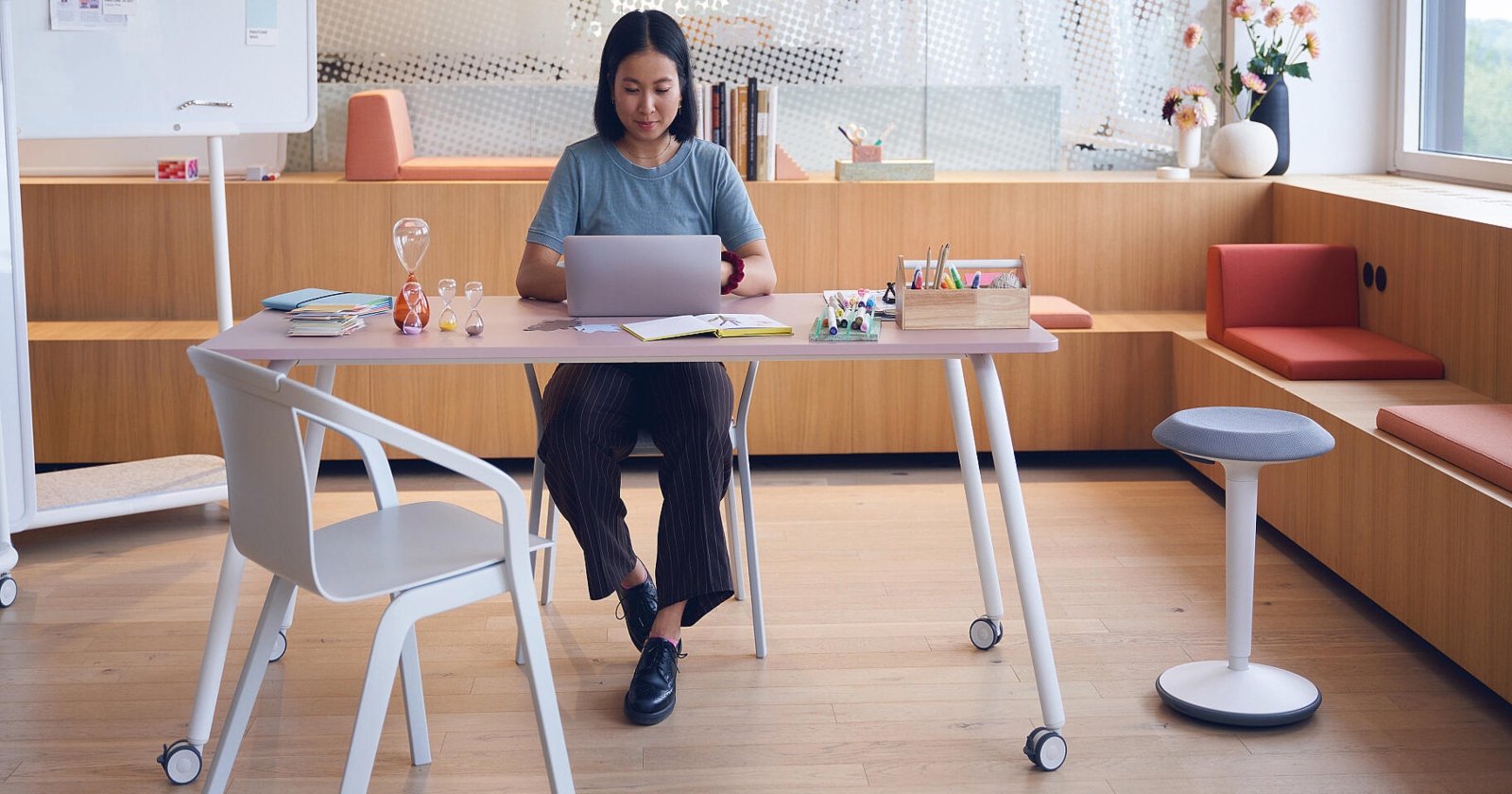 Se:lab work and meet desk 