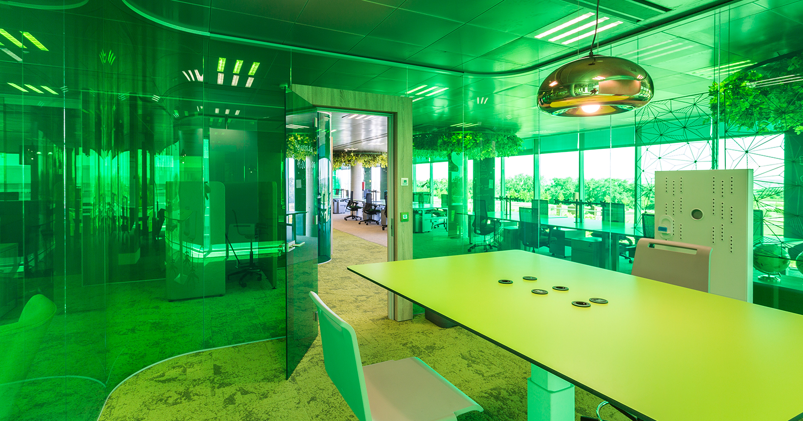 Continuous Glass Wall