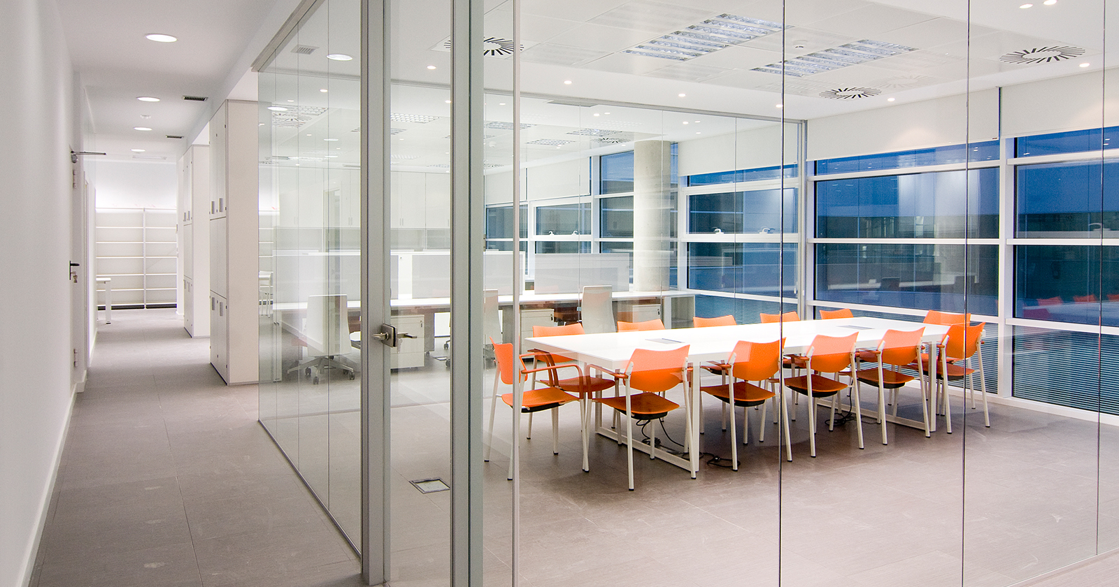 Continuous Glass Wall