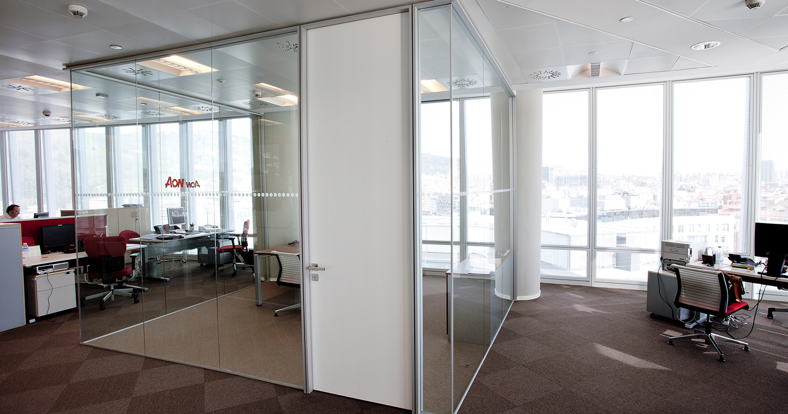 Continuous Glass Wall