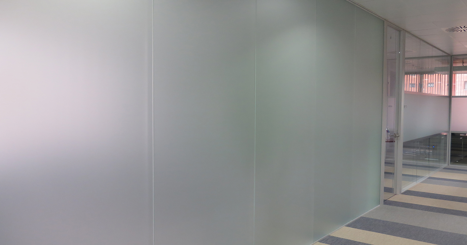 Continuous Glass Wall