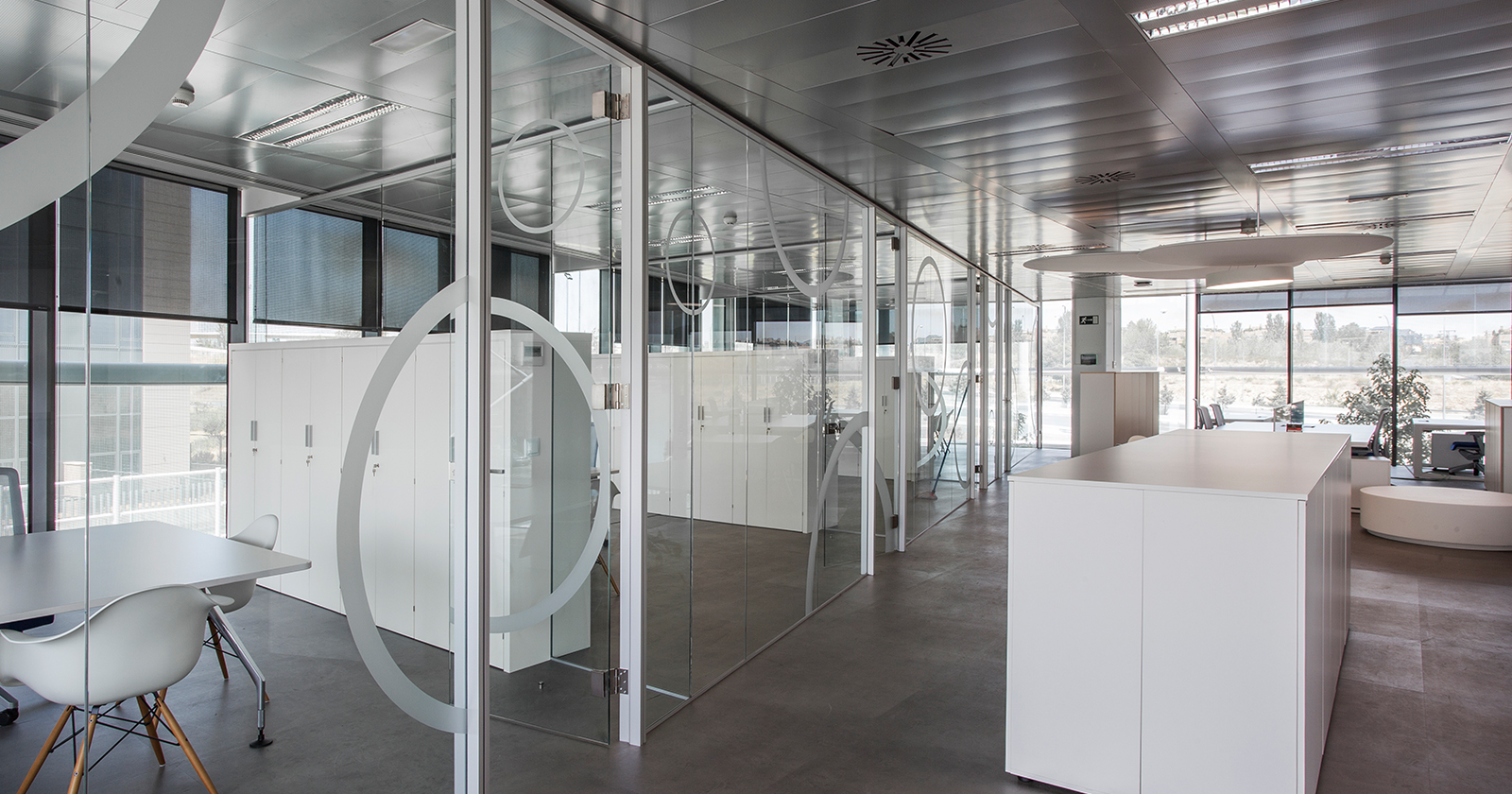 Continuous Glass Wall