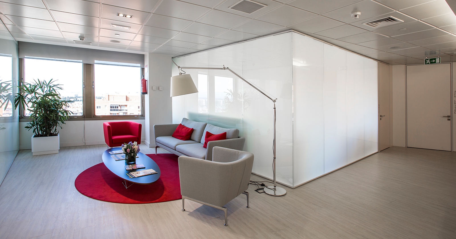 Continuous Double Glass Wall