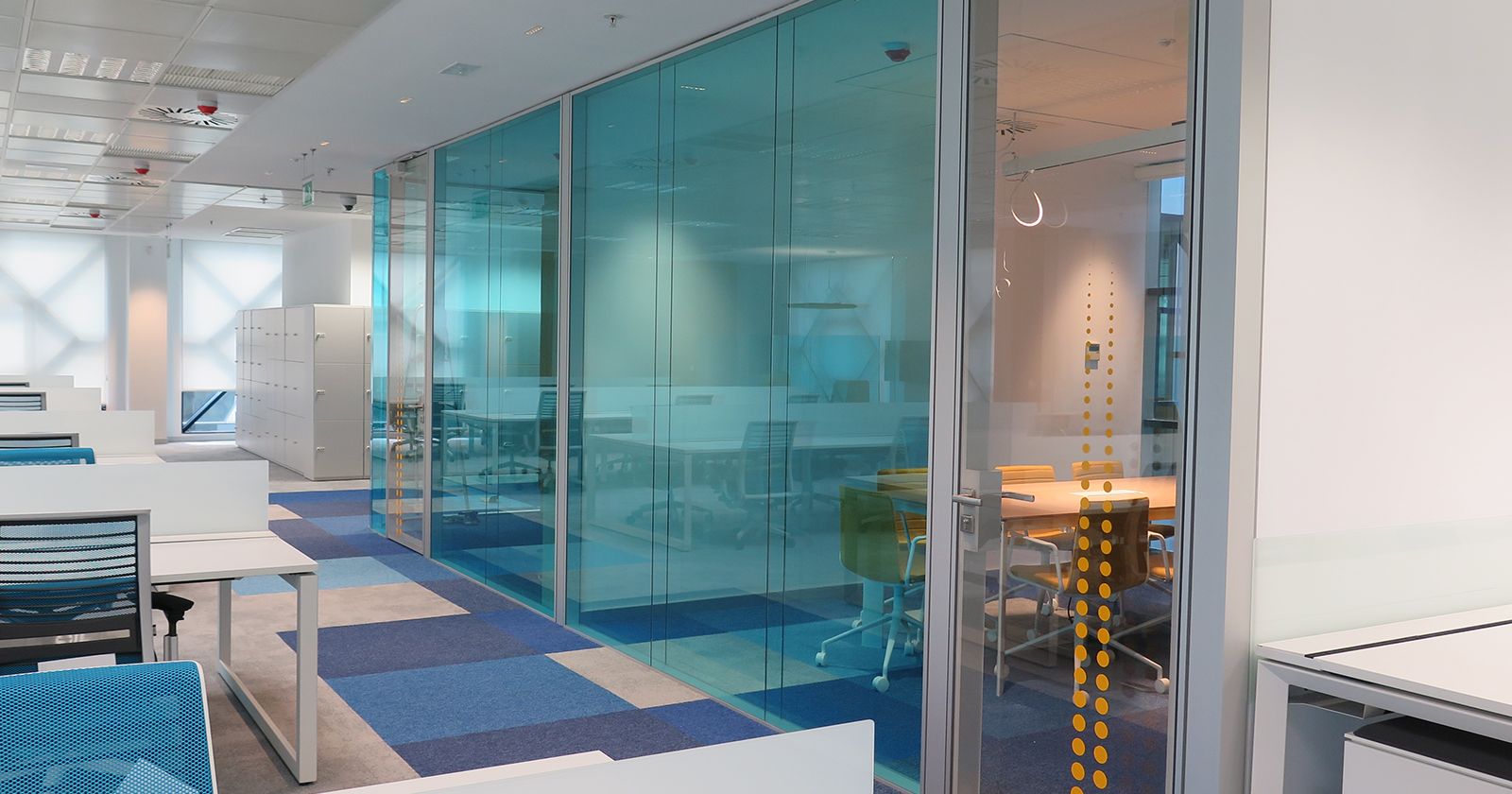 Continuous Double Glass Wall