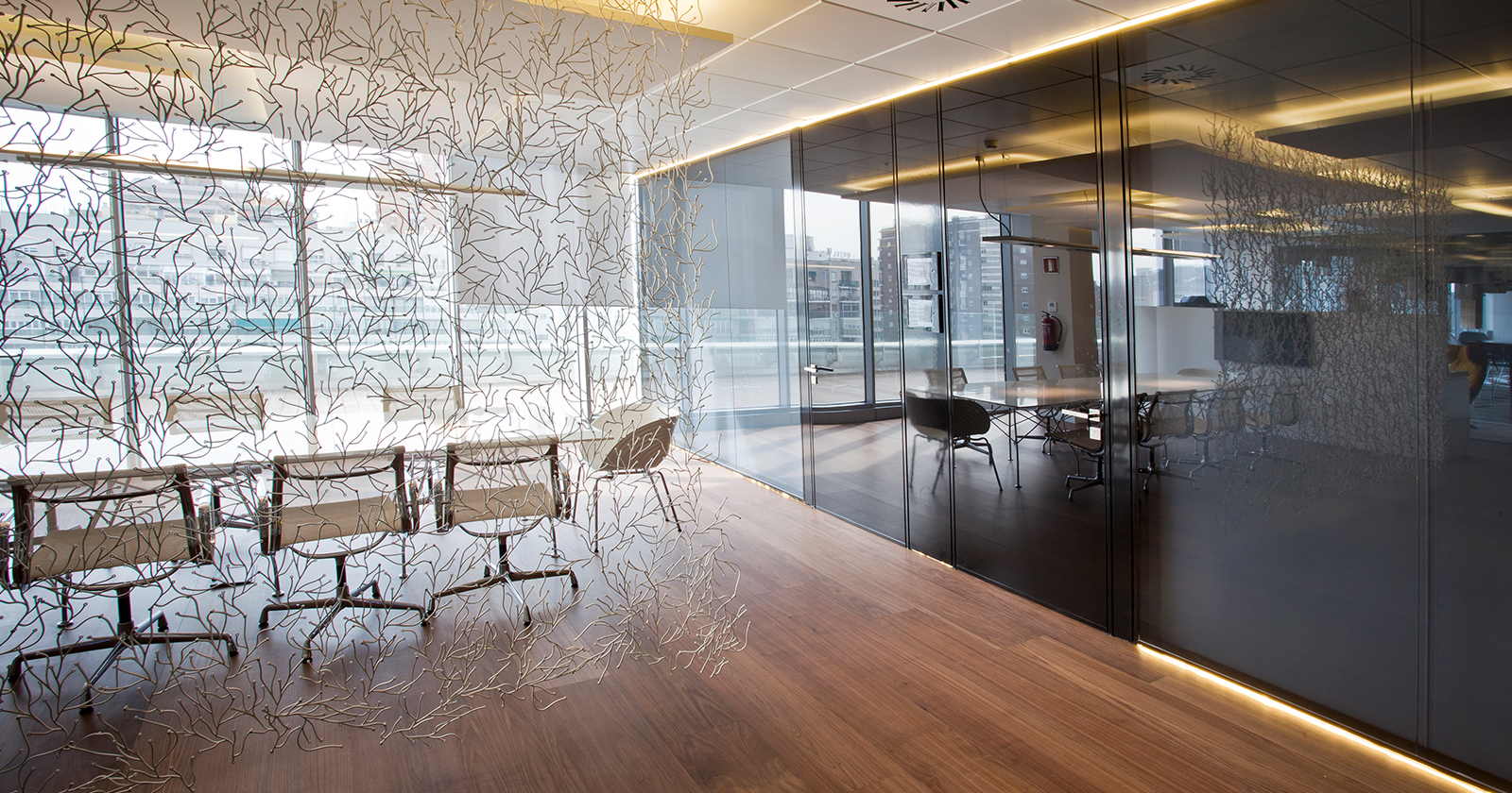 Continuous Double Glass Wall