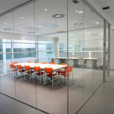 Continuous Glass Wall